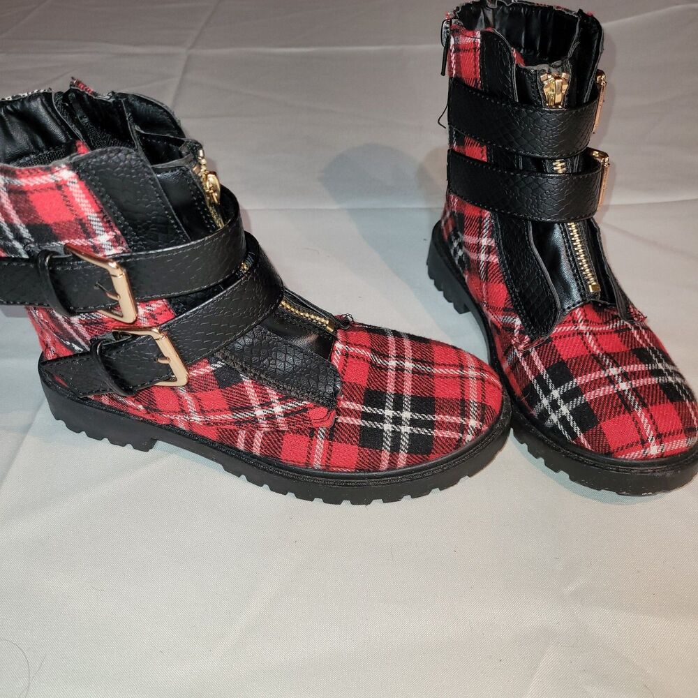 Citi Steps Plaid Womens Sz 6 Boots With Buckets And Has Zip Up Sides